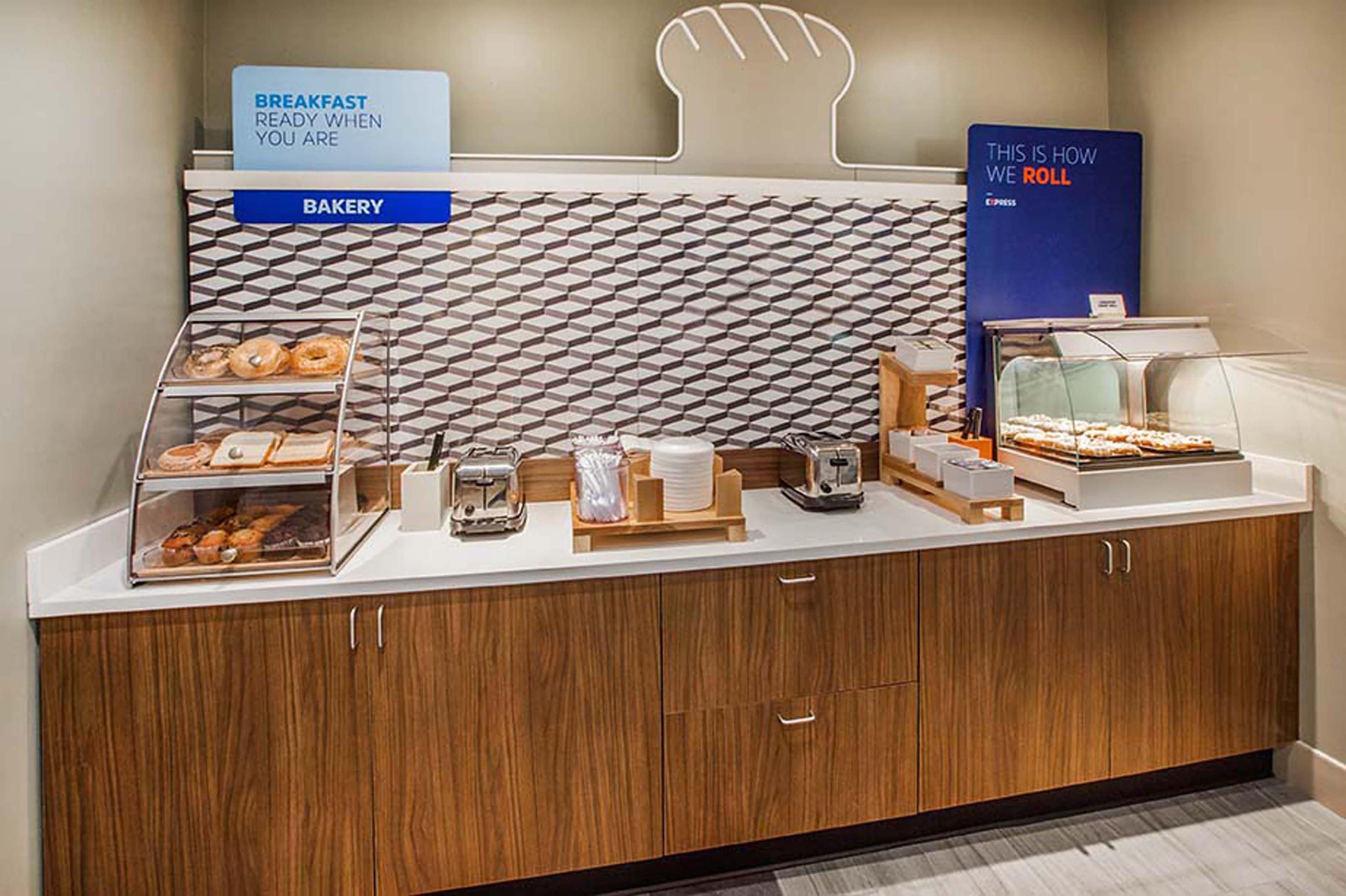 Holiday Inn Express & Suites Oak Ridge By Ihg Eksteriør billede